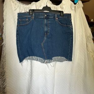 😄Plus Size Levi’s Demin Skirt raw edge
